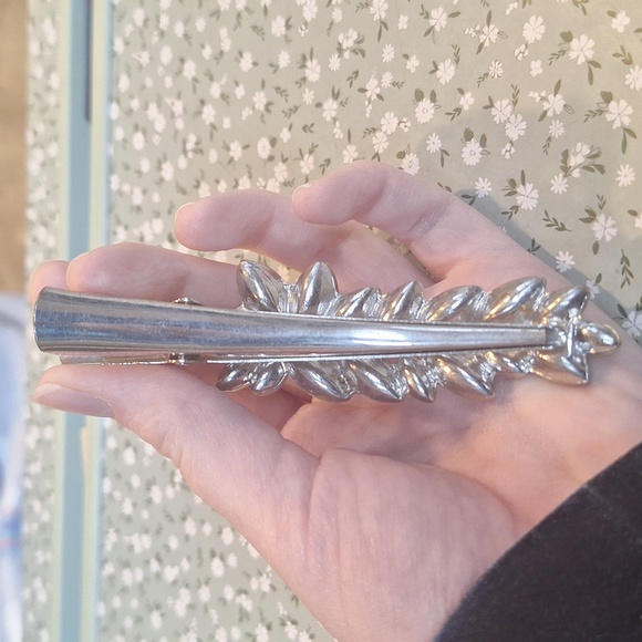 Sparkly hair clip - EUC - Picture 3 of 4